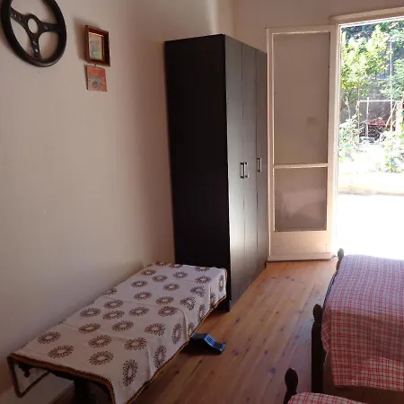 House 3 + Kuche Virós